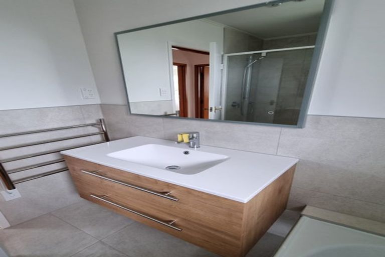 Photo of property in 44 Juniper Road, Sunnynook, Auckland, 0620