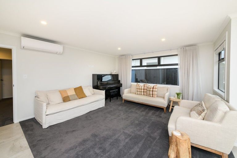Photo of property in 24 Brightwater Terrace, Terrace End, Palmerston North, 4410
