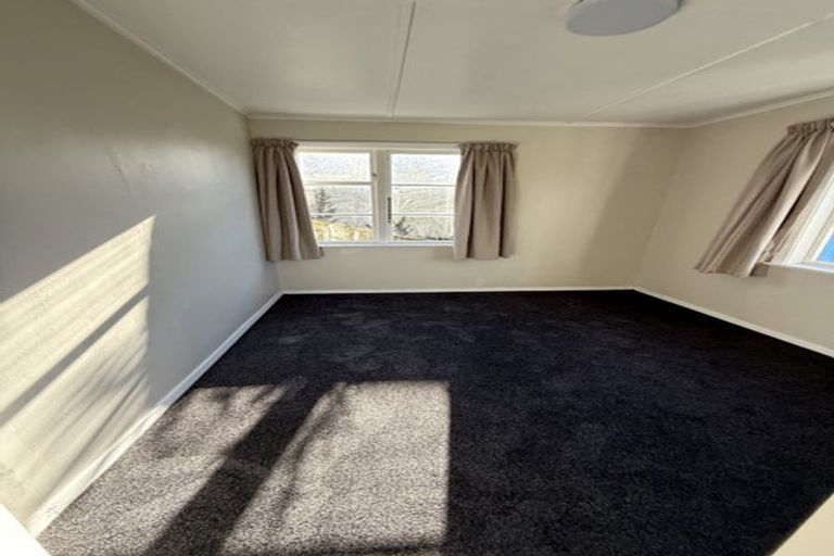 Photo of property in 42 Pitcairn Crescent, Bryndwr, Christchurch, 8053