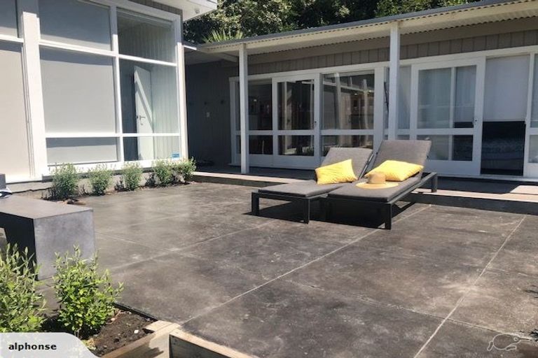 Photo of property in 16 Cathedral Road, Gore Bay, Cheviot, 7383