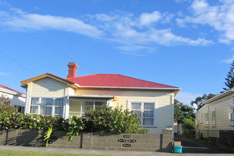 Photo of property in 18 Manchester Street, Petone, Lower Hutt, 5012