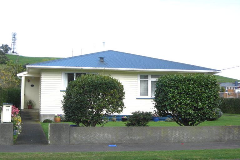 Photo of property in 16 Stuart Place, Blagdon, New Plymouth, 4310