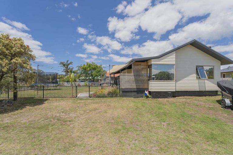 Photo of property in 28 Charles Green Drive, Cooks Beach, Whitianga, 3591