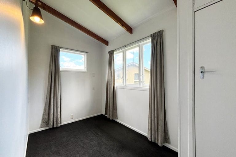 Photo of property in 11a Norana Road, Maoribank, Upper Hutt, 5018