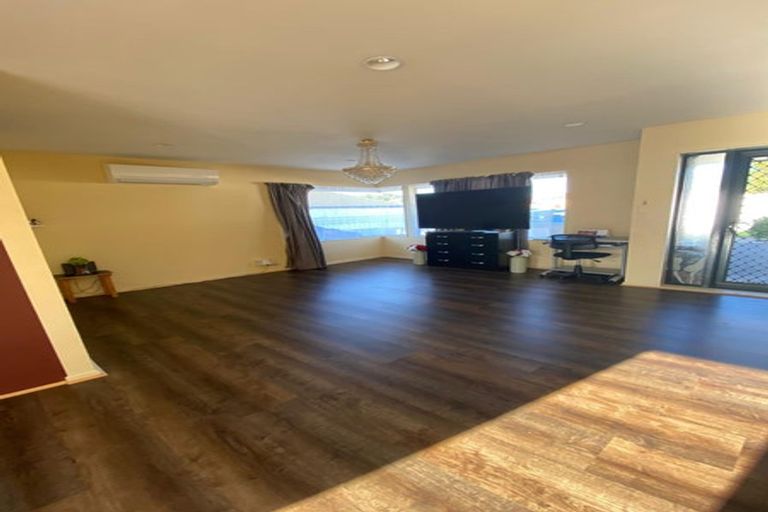 Photo of property in 9 Pateke Drive, Takanini, 2112