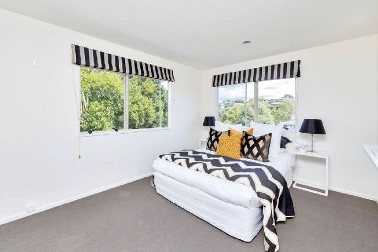 Photo of property in 2/41 Selwyn Crescent, Forrest Hill, Auckland, 0620