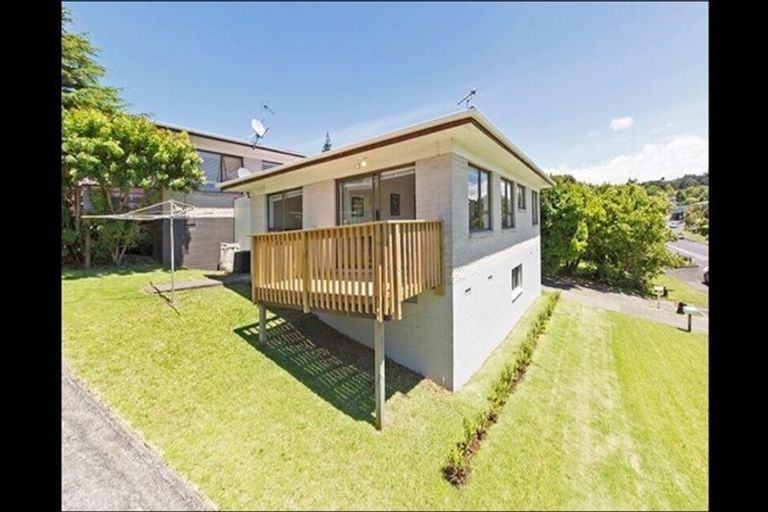 Photo of property in 1/85 Moore Street, Hillcrest, Auckland, 0627