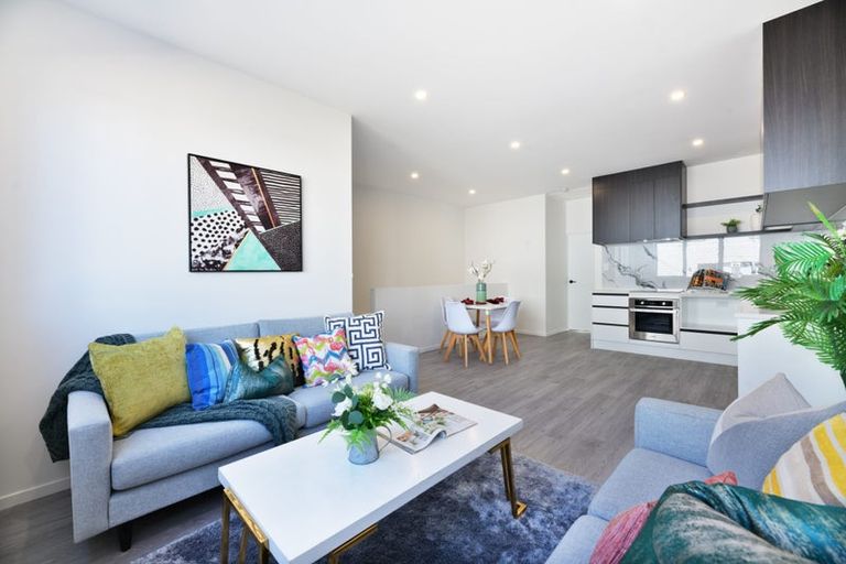 Photo of property in 17e Ranch Avenue, Beach Haven, Auckland, 0626