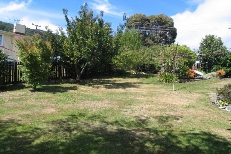 Photo of property in 118 Waikawa Road, Picton, 7220