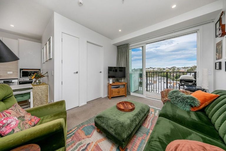 Photo of property in 1817a Great North Road, Avondale, Auckland, 1026