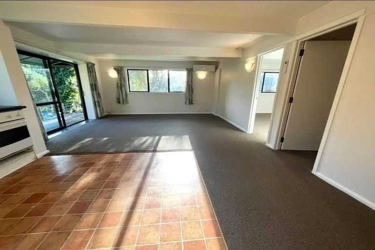 Photo of property in 82d Verbena Road, Birkdale, Auckland, 0626