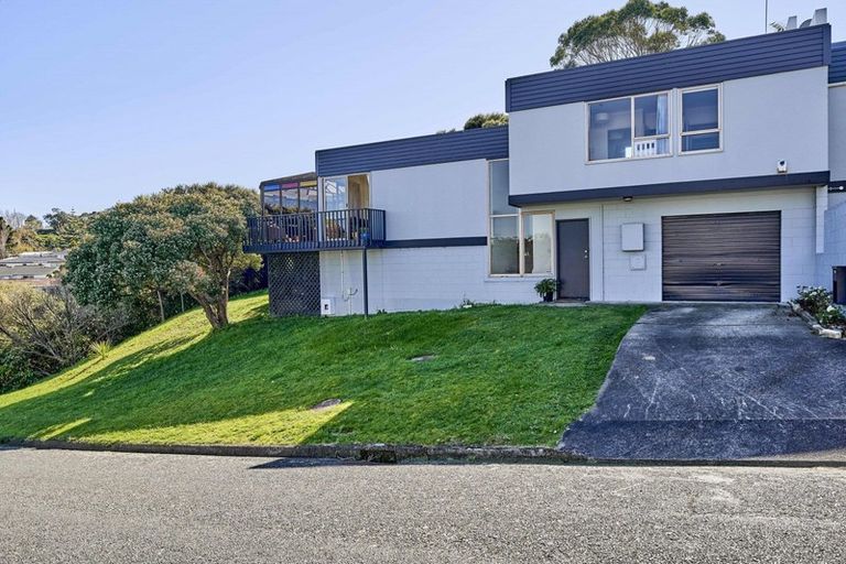 Photo of property in 31 Penryn Drive, Camborne, Porirua, 5026