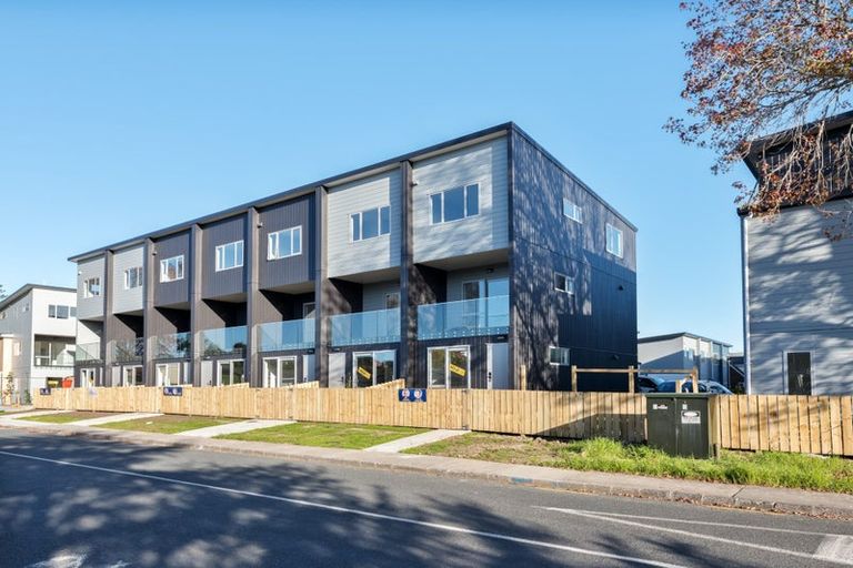 Photo of property in 10/3 Matuhi Rise, Henderson, Auckland, 0612