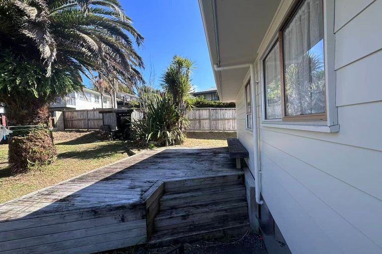 Photo of property in 13 Spinella Drive, Bayview, Auckland, 0629