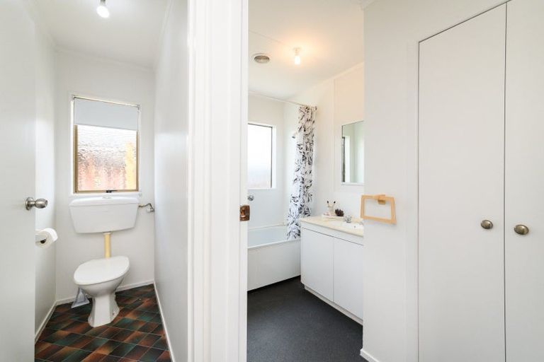 Photo of property in 9 Denver Place, Milson, Palmerston North, 4414