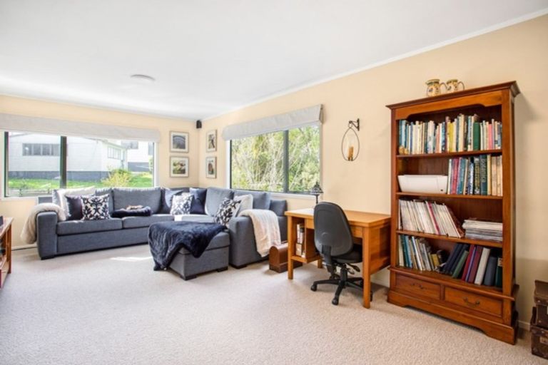 Photo of property in 4 Oldham Place, Browns Bay, Auckland, 0630