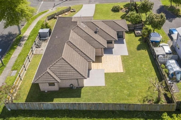 Photo of property in 75 Inverness Drive, Pyes Pa, Tauranga, 3112