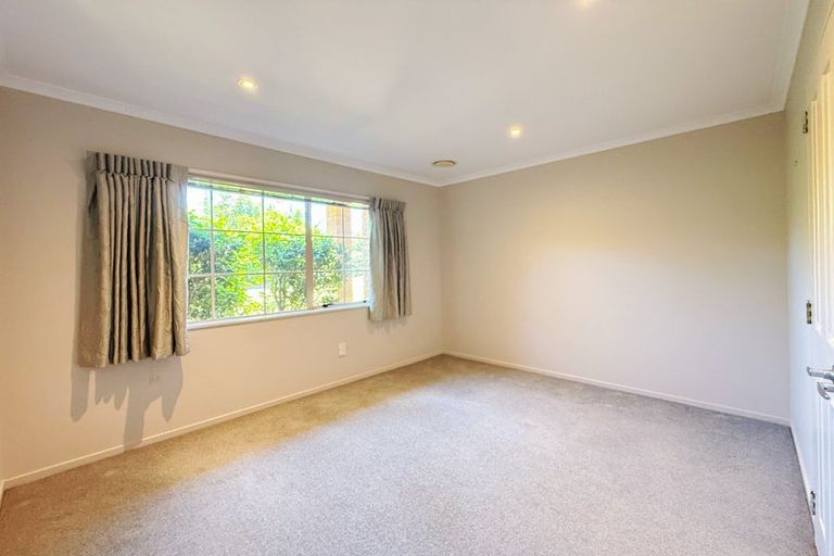 Photo of property in 10 Amherst Place, Albany, Auckland, 0632