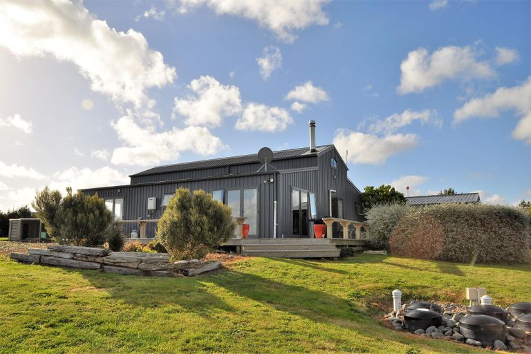 Photo of property in 21 Sutherland Road, Sanson, Palmerston North, 4479