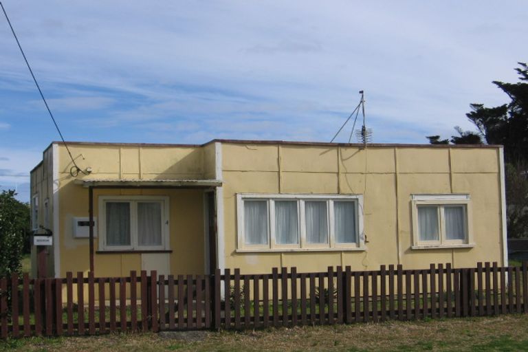 Photo of property in 4 Brown Terrace, Foxton Beach, Foxton, 4815