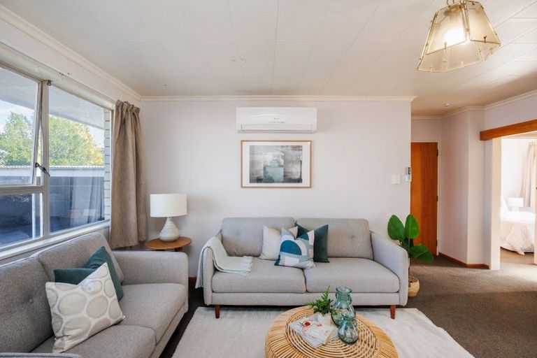 Photo of property in 8 Kiwi Court, Roslyn, Palmerston North, 4414