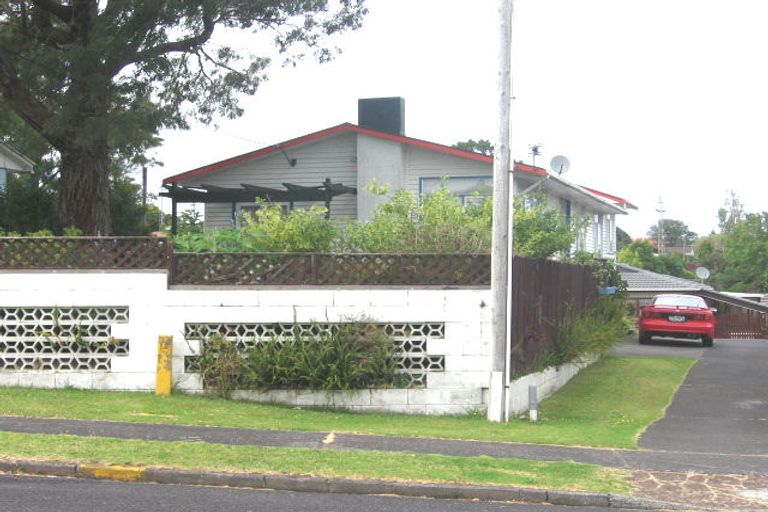 Photo of property in 1/22 Neal Avenue, Glenfield, Auckland, 0629
