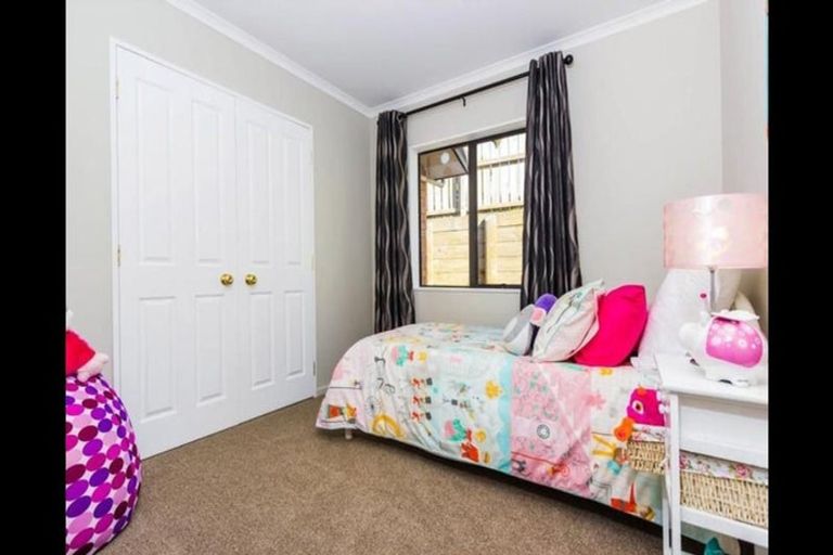 Photo of property in 225 Triangle Road, Massey, Auckland, 0614