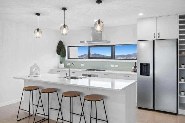 Photo of property in 15 Nanda Way, Khandallah, 6035