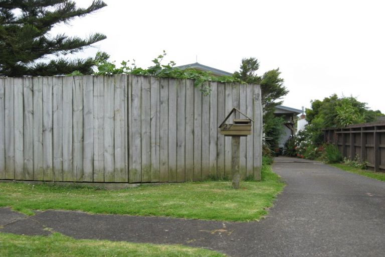 Photo of property in 27 Waterlea Avenue, Mangere Bridge, Auckland, 2022