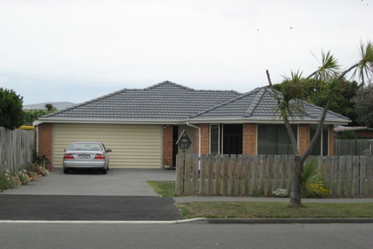Photo of property in 41 Halsey Street, South New Brighton, Christchurch, 8062