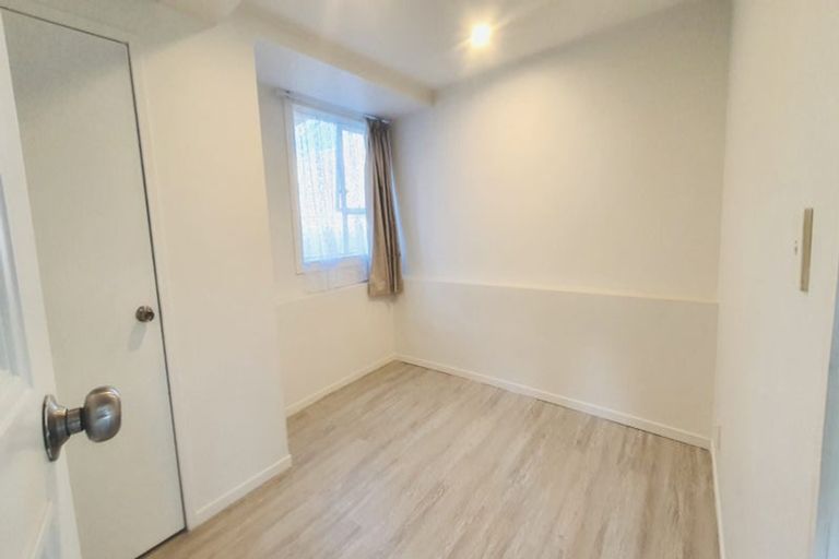 Photo of property in 3/10 Westward Ho, Glen Eden, Auckland, 0602