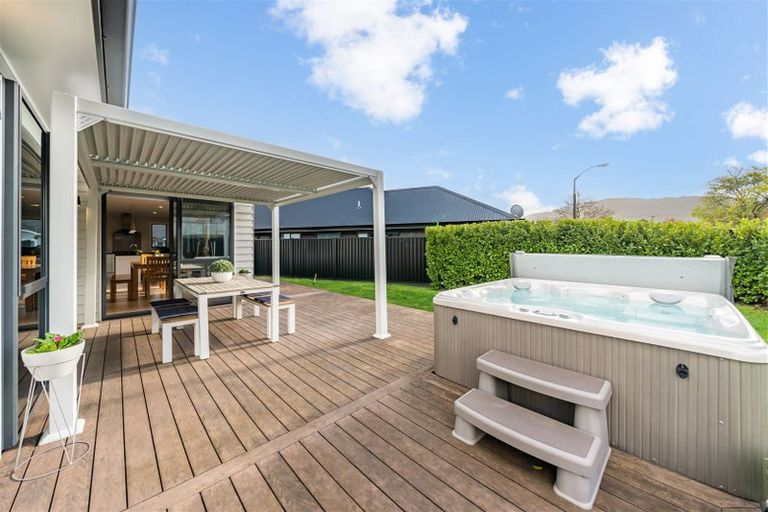 Photo of property in 7 Don Griffin Grove, Trentham, Upper Hutt, 5018