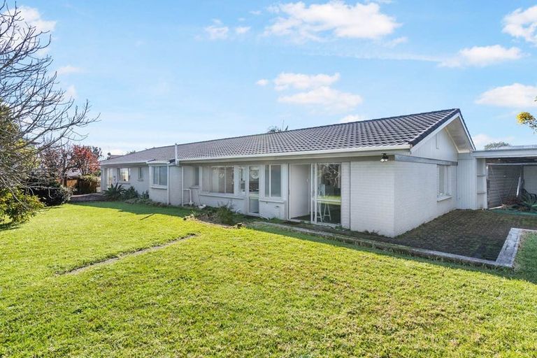 Photo of property in 16 Fielding Crescent, Farm Cove, Auckland, 2012