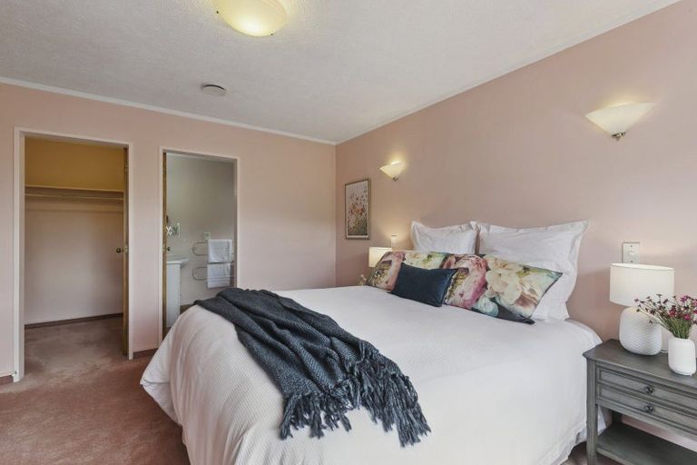 Photo of property in 39 Satara Crescent, Khandallah, Wellington, 6035