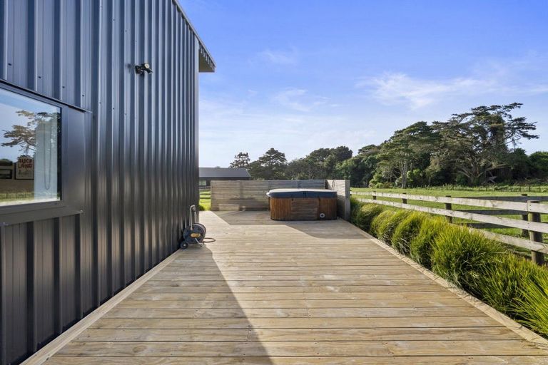 Photo of property in 58 Kidd Road, Waiuku, 2682