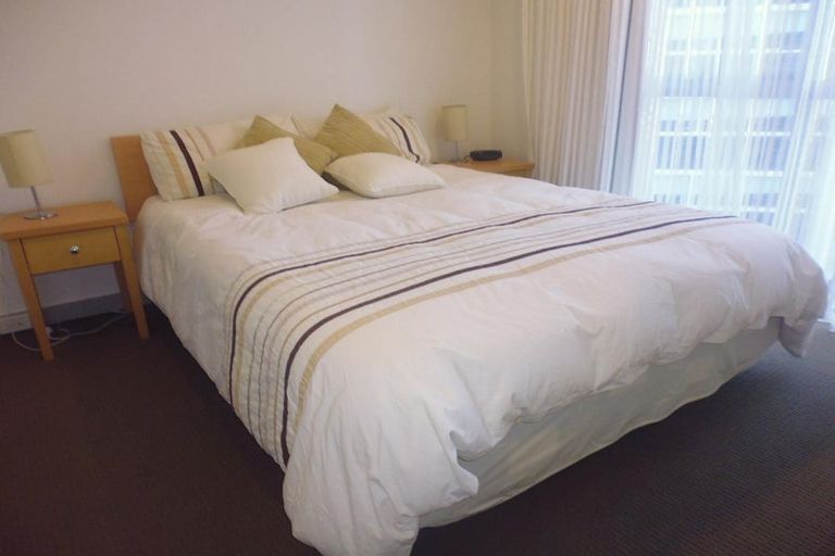 Photo of property in Terrace Heights Apartments, 2/163p The Terrace, Wellington Central, Wellington, 6011