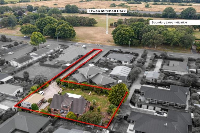 Photo of property in 103 Grimseys Road, Redwood, Christchurch, 8051