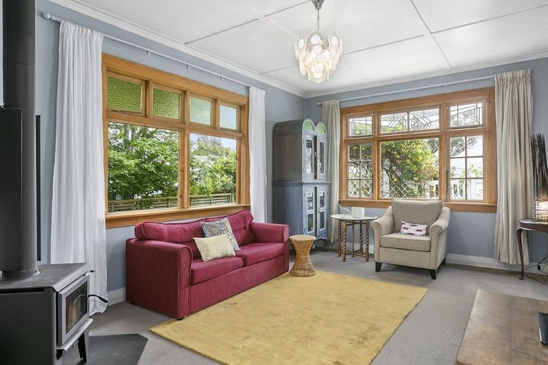 Photo of property in 27 Marine Parade, Macandrew Bay, Dunedin, 9014