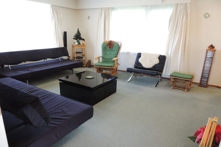 Photo of property in 18 Lavelle Road, Henderson, Auckland, 0612