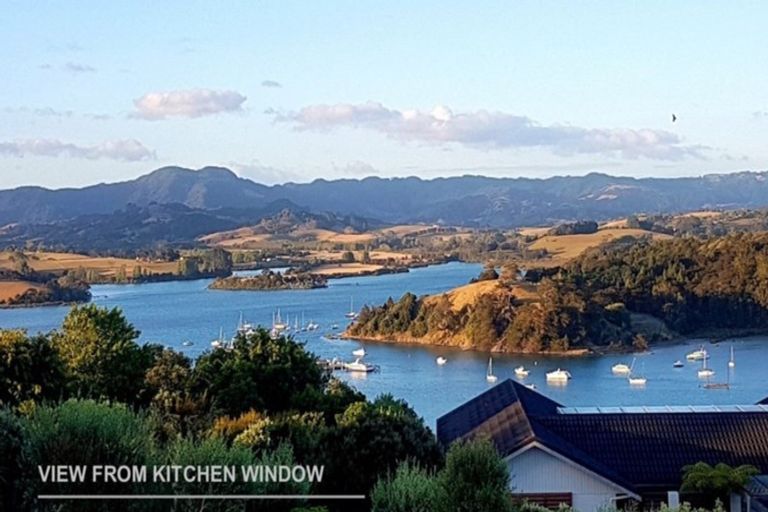 Photo of property in 12 Kotare Place, Sandspit, Warkworth, 0982