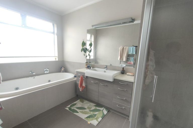 Photo of property in 26 Moore Street, Hillcrest, Auckland, 0627