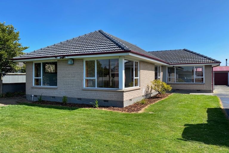 Photo of property in 29 Tenby Place, Avondale, Christchurch, 8061