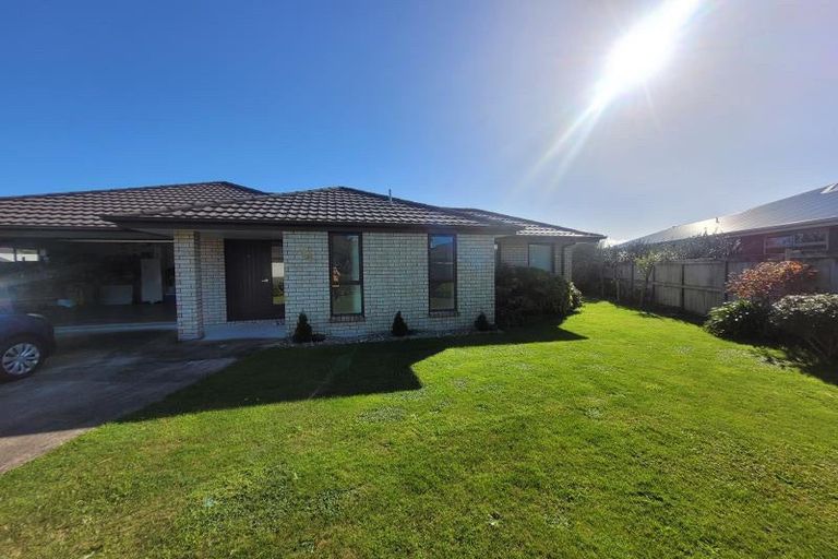 Photo of property in 14 Te Arakete Place, Hurworth, New Plymouth, 4310
