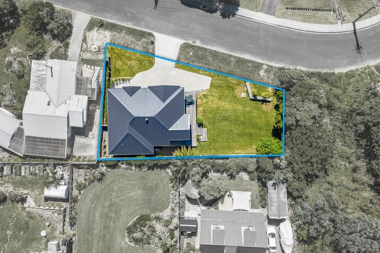 Photo of property in 12a Walbrook Road, Manly, Whangaparaoa, 0930