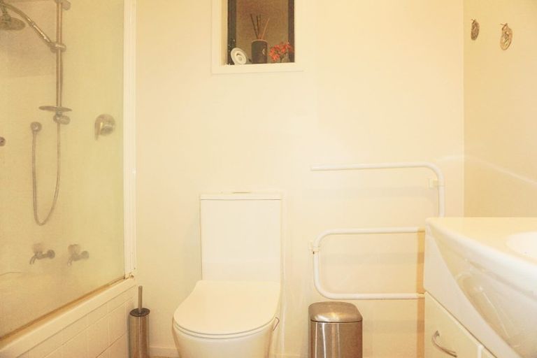 Photo of property in 49b Rua Road, Glen Eden, Auckland, 0602