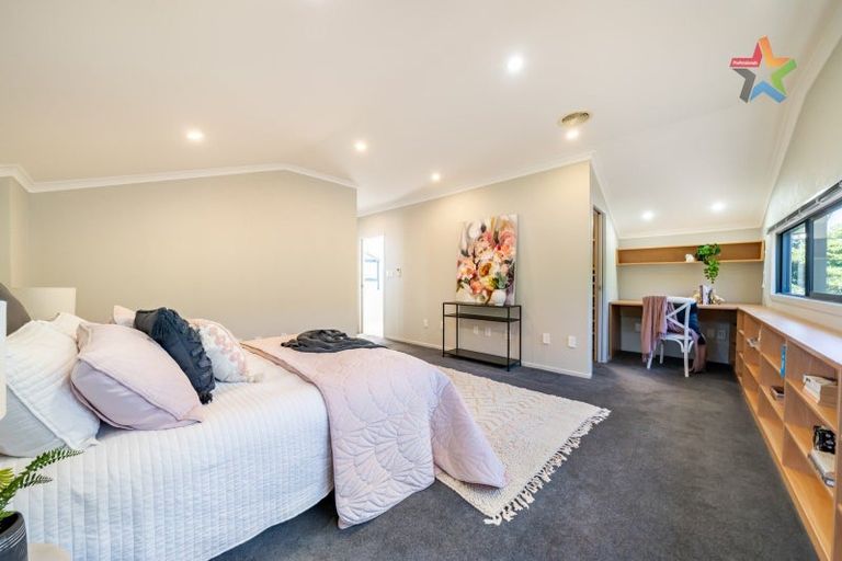 Photo of property in 7 Green Park Lane, Korokoro, Lower Hutt, 5012