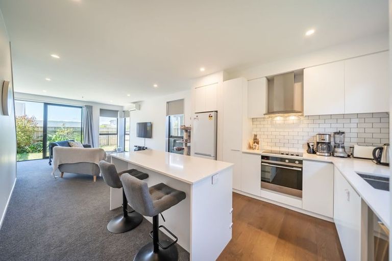 Photo of property in 1/62 Spenmoor Street, Newlands, Wellington, 6037