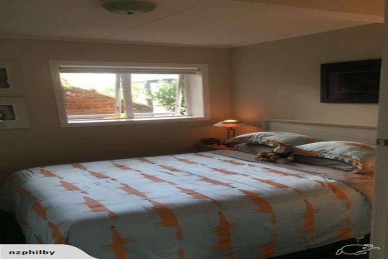 Photo of property in 1/1 Sylvan Park Avenue, Milford, Auckland, 0620