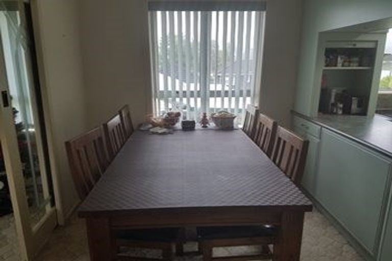 Photo of property in 25 Stottholm Road, Titirangi, Auckland, 0604