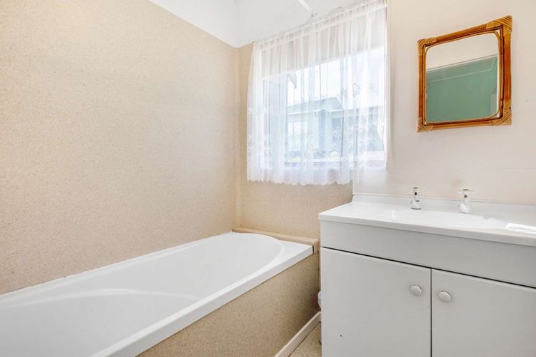 Photo of property in 5 Dudley Crescent, Cable Bay, 0420